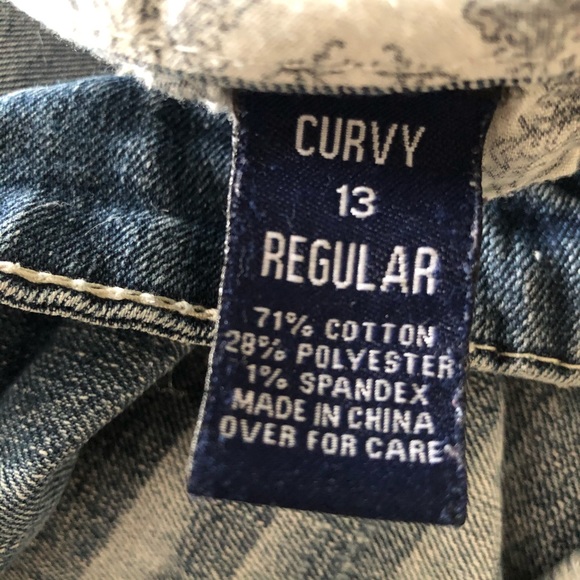 SOLD 3/$15🦉 Reign Denim Cut-off Shorts s13 - Picture 6 of 6